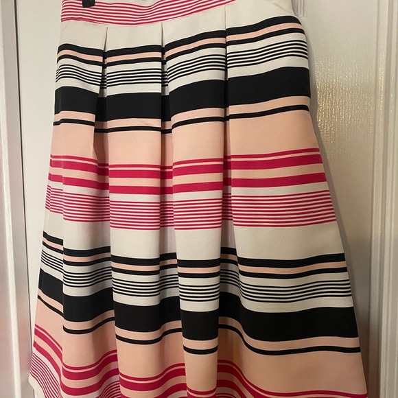 New York & Company Skirt-10 - Picture 5 of 7